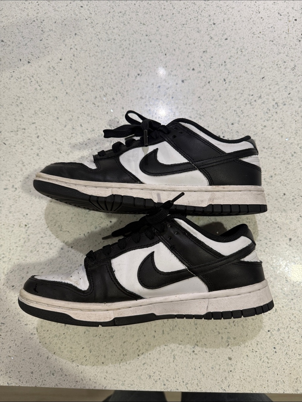Nike Panda Low Dunks - Picture 3 of 4